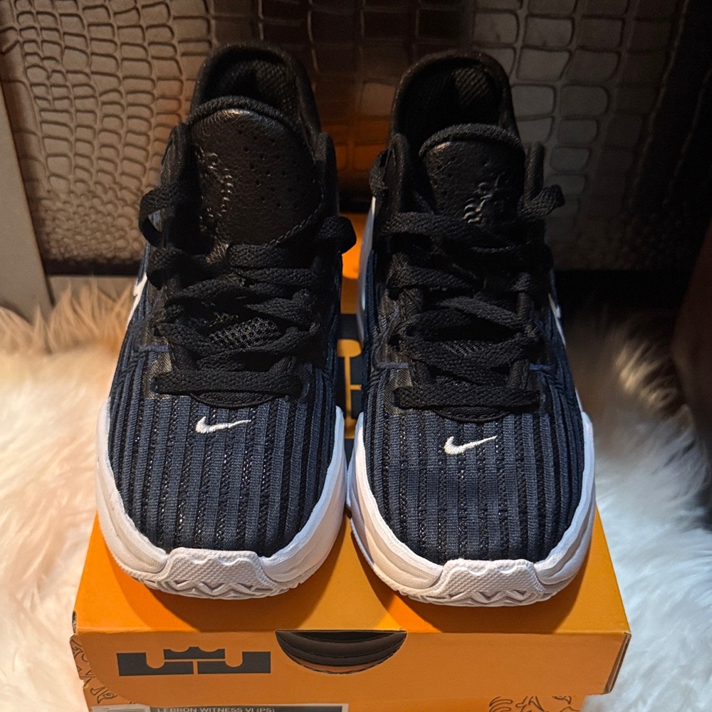 Nike Kids Navy/Black and White Lebron Witness VI PS